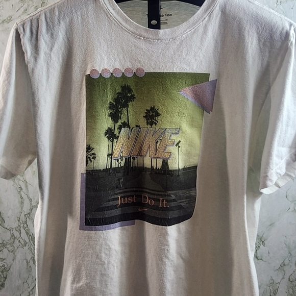 The Nike Tee - Picture 2 of 10